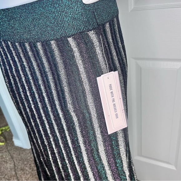 ***💲BOGO💲*** Green purple and silver sparkle knit skirt - Picture 5 of 6